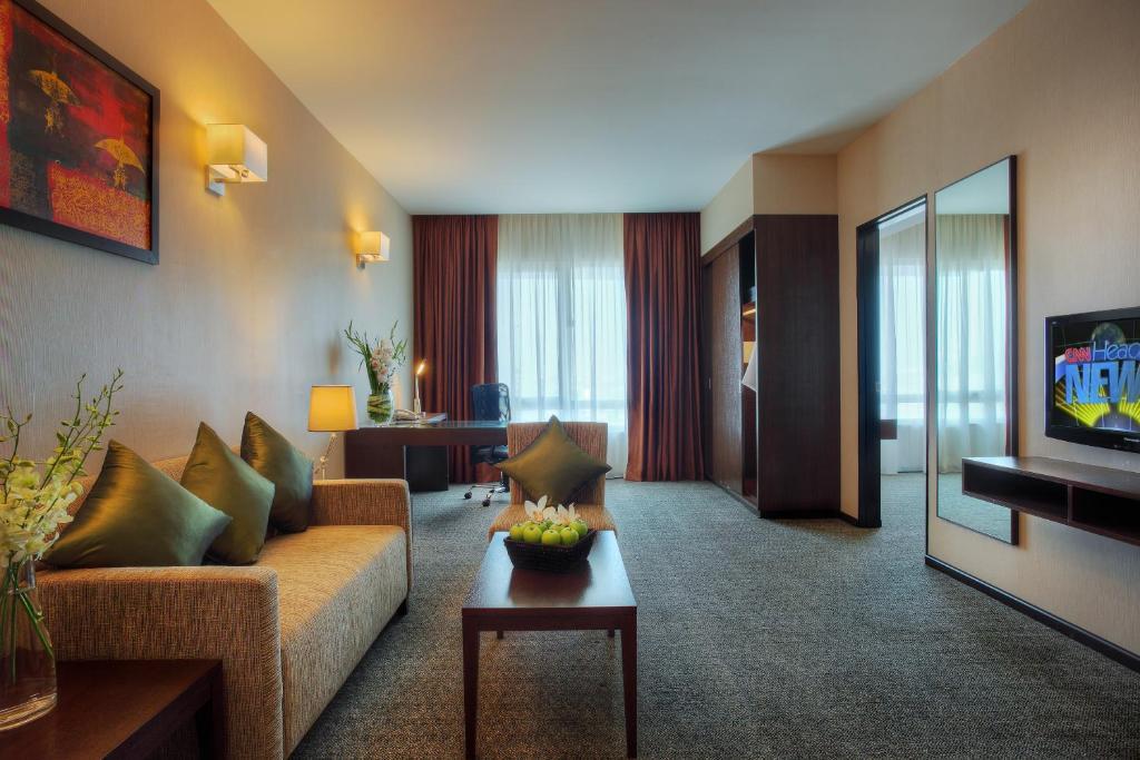 Executive Suite,350066644:JPEG
